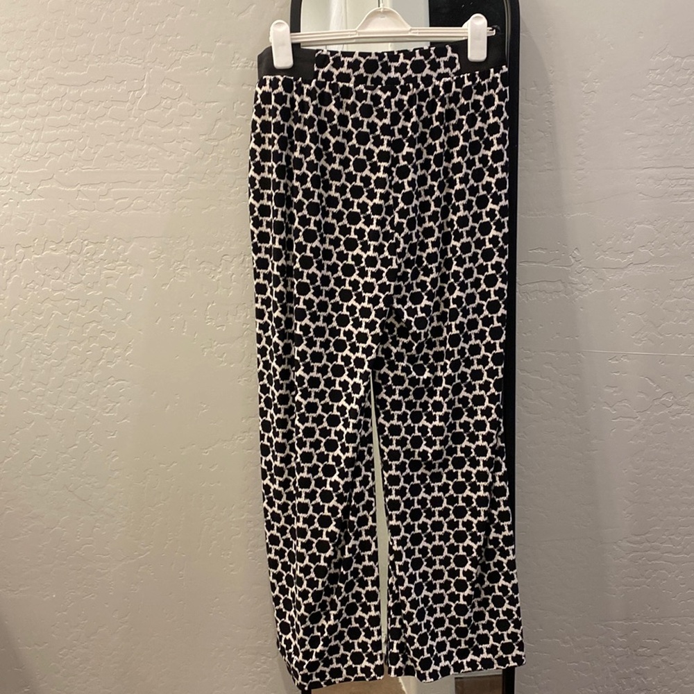 Jones studio black and white patterned plazo pants